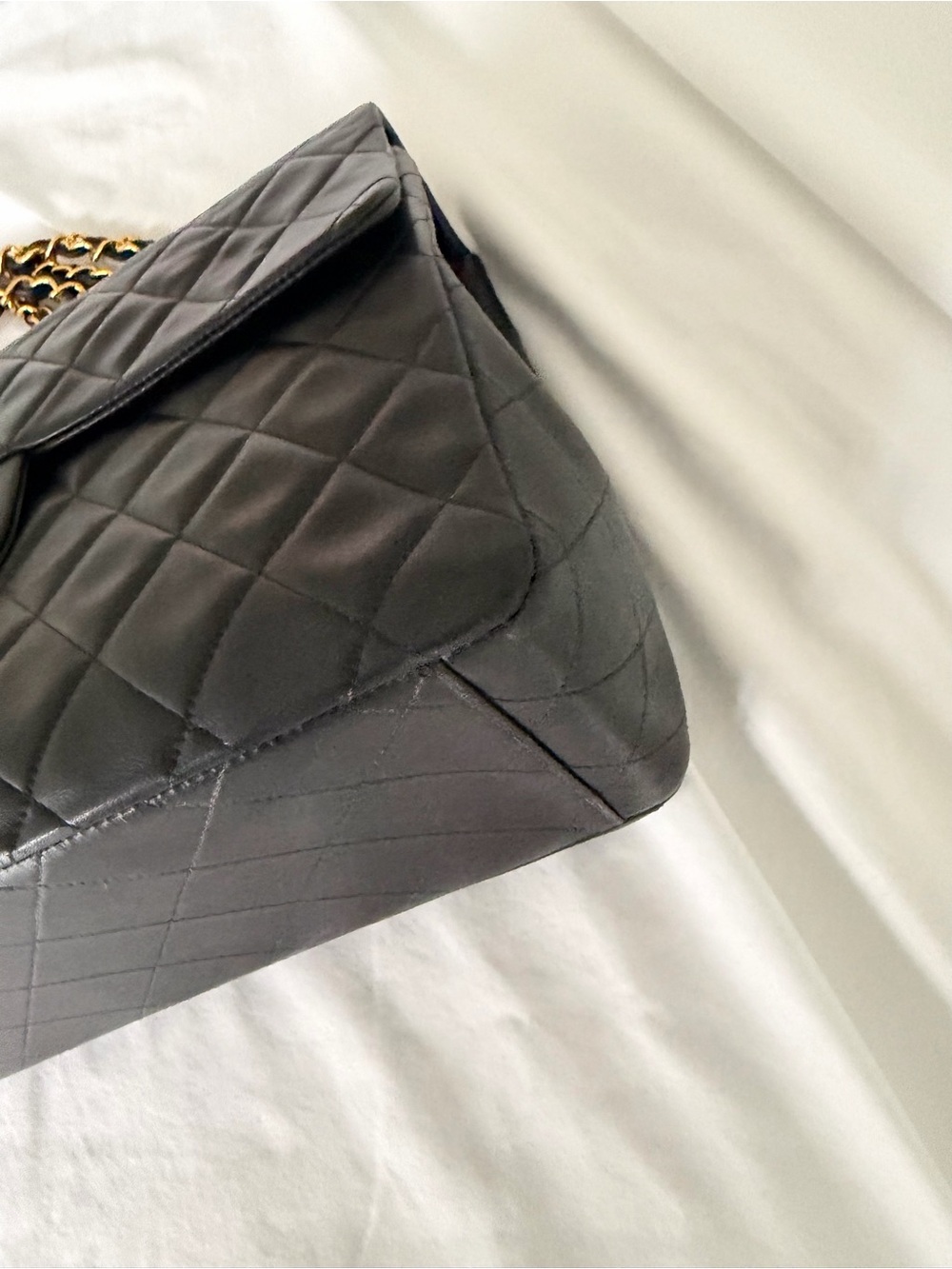CHANEL Black Quilted Shoulder Bag with Gold Hardware - Picture 5 of 12